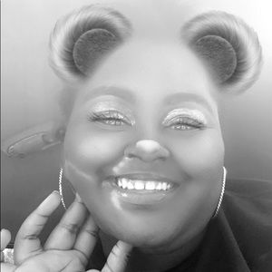 Meet your Posher, Naekia